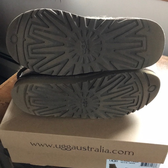 EUC Cardy UGGs - Picture 4 of 8